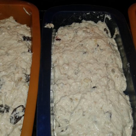 Krok 8 - Chlebek krupczatkowo - orkiszowy z rodzynkami królewskimi foto