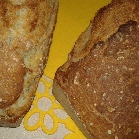 Krok 11 - Chlebek na miodzie z ziarnami foto