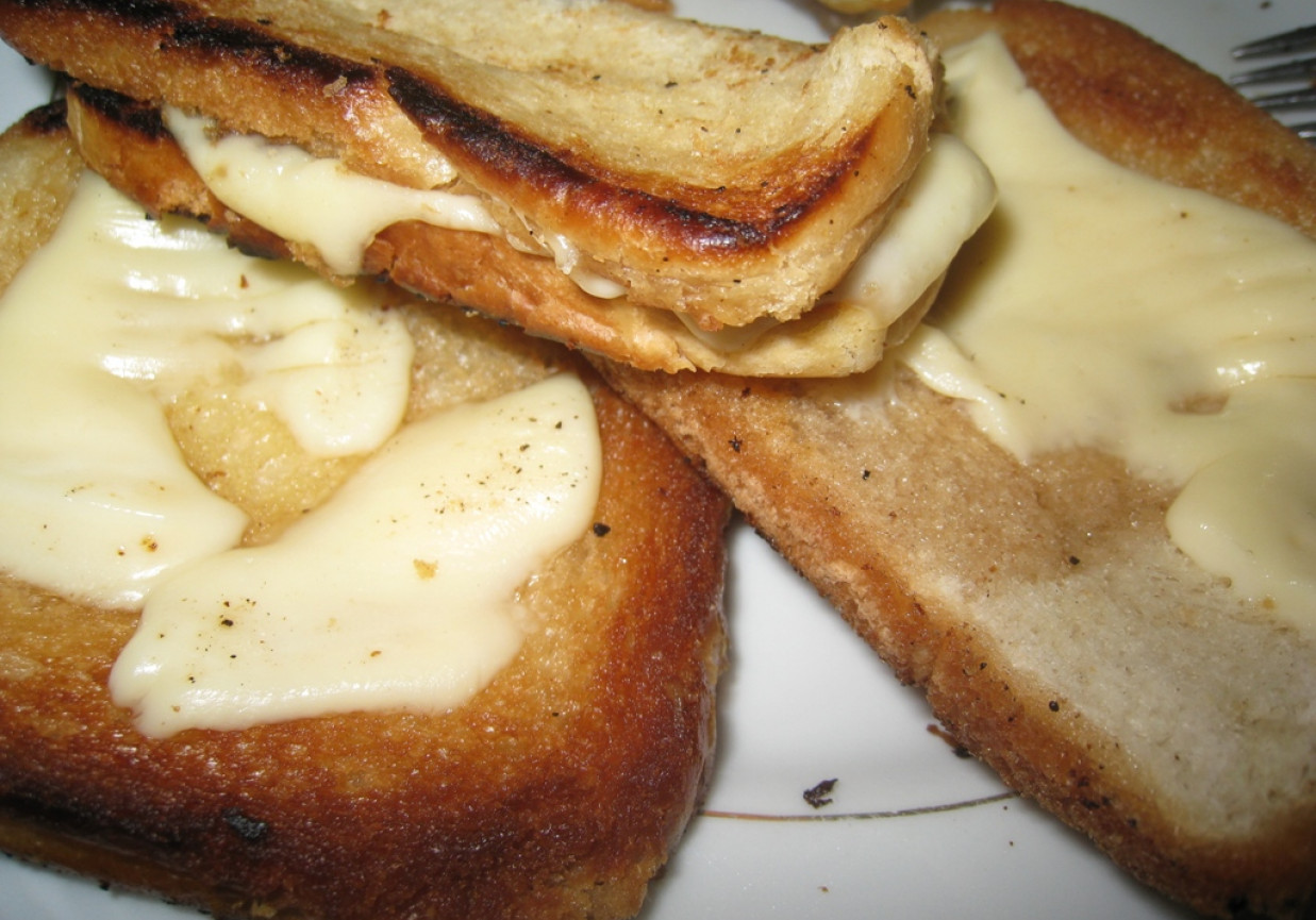 Chlebek smażony z serem foto