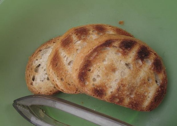 Fotografia przedstawiająca chlebek z grila