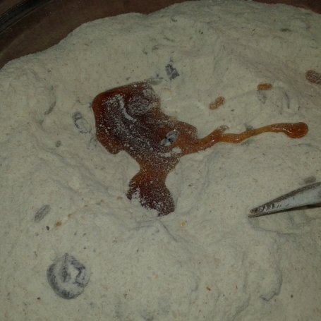 Krok 4 - Chlebek z żurawiną i ostropestem na krupczatce foto