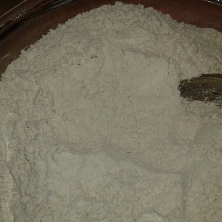 Krok 1 - Chlebek żurawinowo - morelowy na mące chlebowej foto