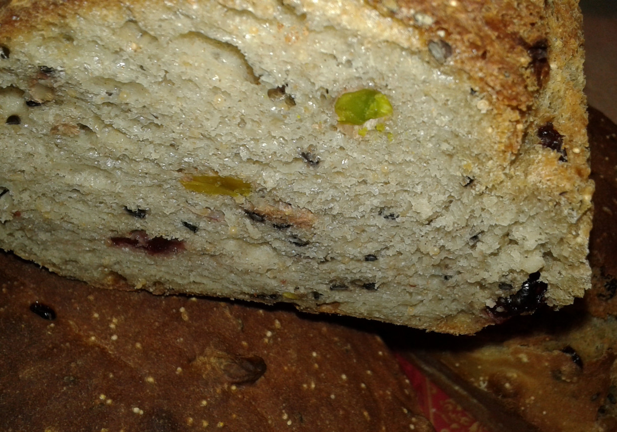 Chlebek żurawinowo - morelowy na mące chlebowej foto