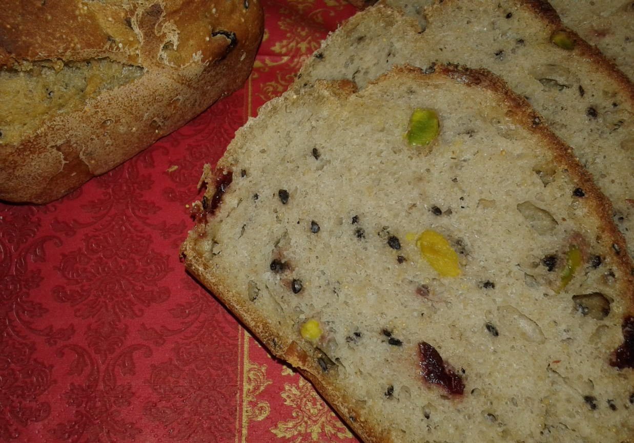 Chlebek żurawinowo - morelowy na mące chlebowej foto