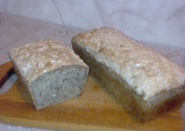 Fotografia przedstawiająca chlebuś z mąki orkiszowej