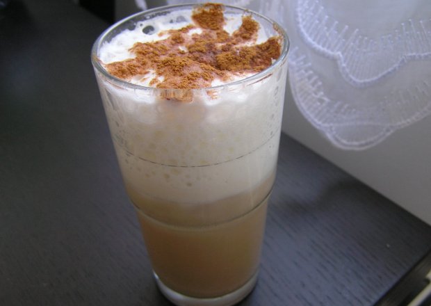 Fotografia przedstawiająca Chłodna latte