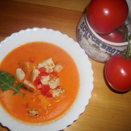 Krok 4 - Chłodnik paprykowo-pomidorowy z grzankami foto