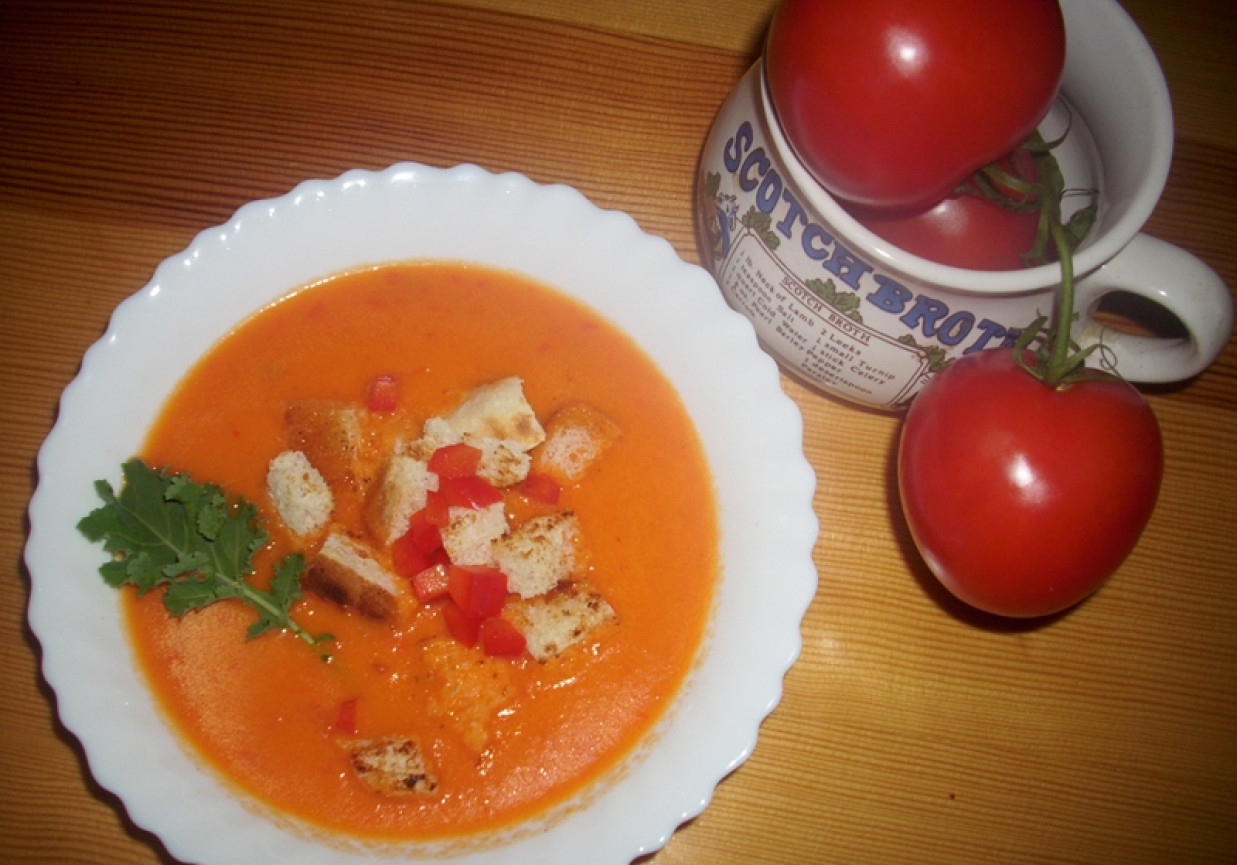 Chłodnik paprykowo-pomidorowy z grzankami foto