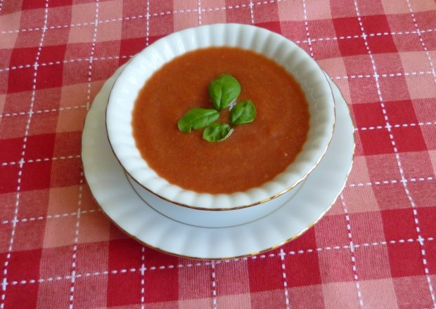 Fotografia przedstawiająca Chłodnik z pomidorów