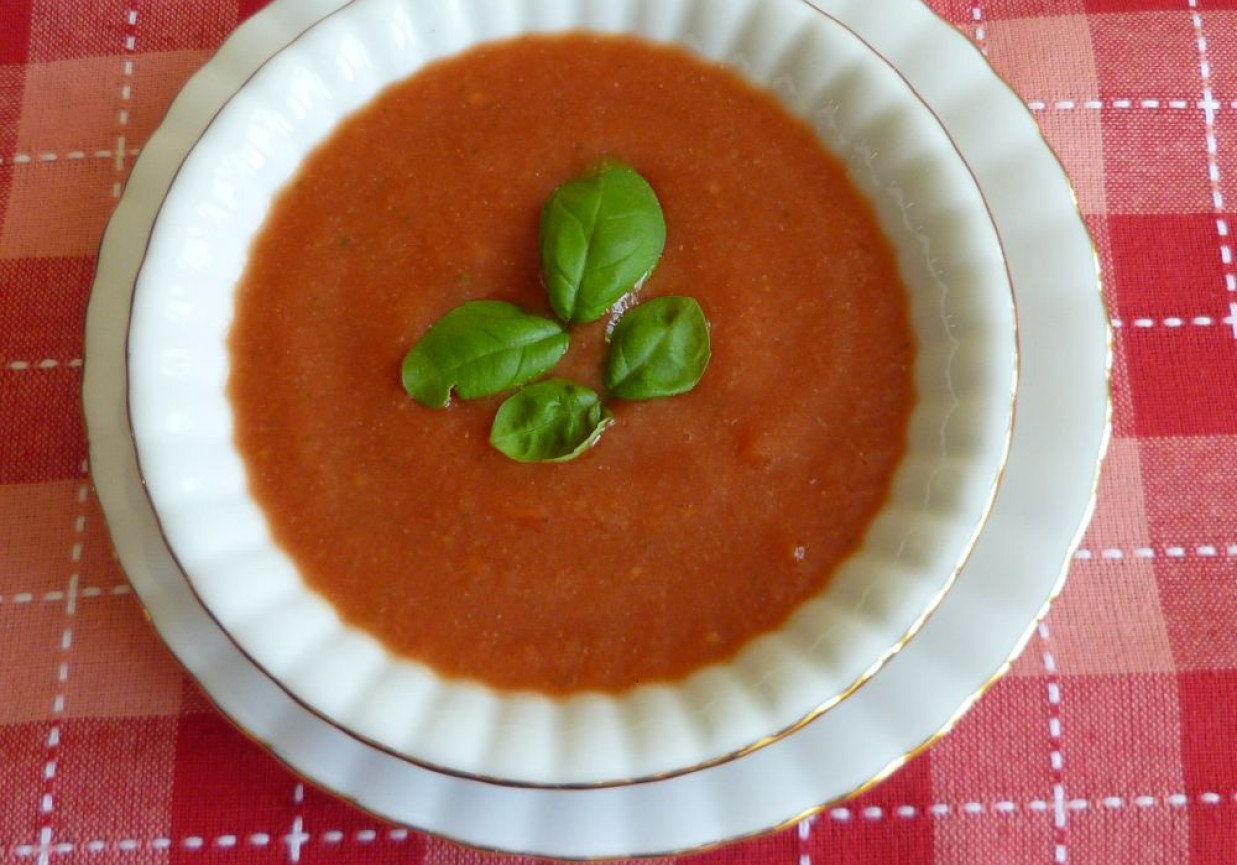 Chłodnik z pomidorów foto