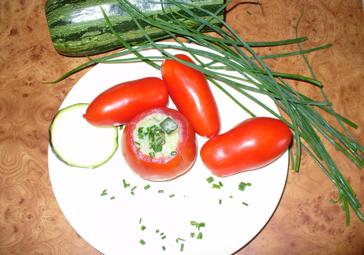 Chłodnik  ziołowy w pomidorach foto