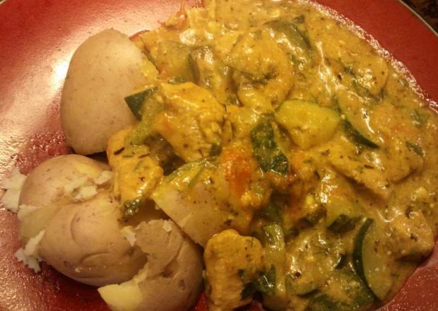 Fotografia przedstawiająca Chłopska potrawka curry z kurczaka