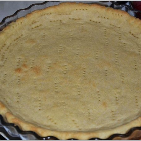 Krok 1 - CHŁOPSKA TARTA Z KASZANKĄ, JAJKIEM I OGÓRKIEM foto