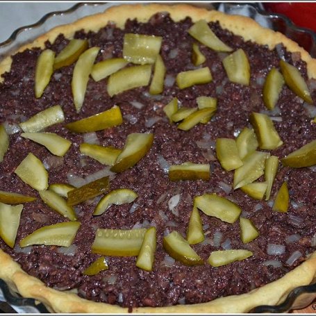 Krok 2 - CHŁOPSKA TARTA Z KASZANKĄ, JAJKIEM I OGÓRKIEM foto