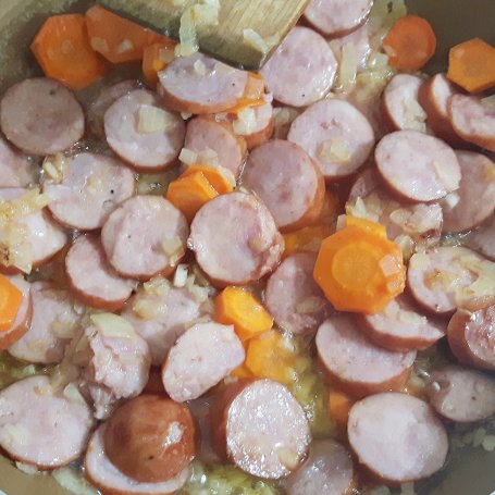 Krok 2 - Chłopski garnuszek z czarną fasola i ziemniakami foto