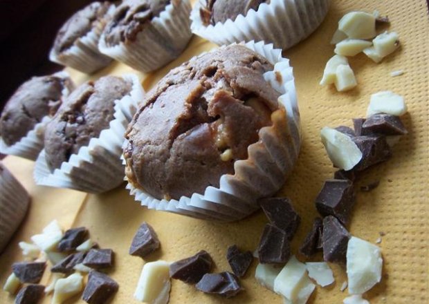 Fotografia przedstawiająca Chocolate chip muffins