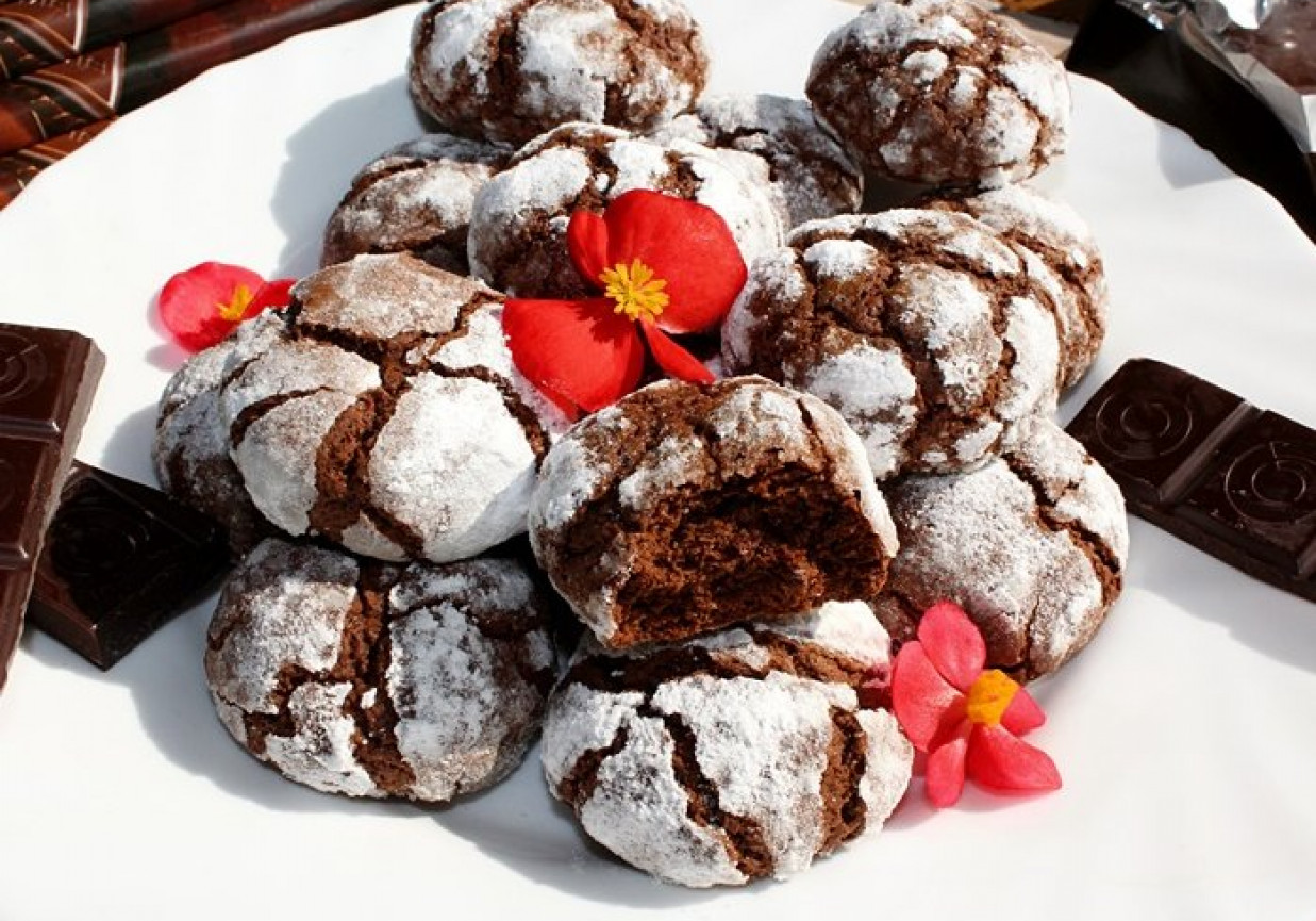 Chocolate Crinkles, czyli popękane ciasteczka czekoladowe foto