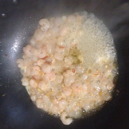 Krok 1 - Chow mein z krewetkami foto