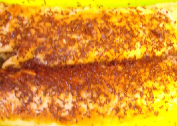Fotografia przedstawiająca Chrupiące naleśniki z serem i czekoladą.