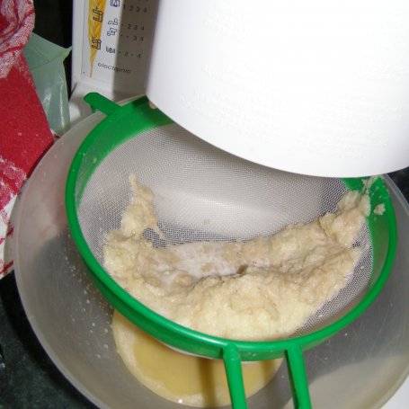 Krok 1 - chrupiące placki cukiniowo-ziemniaczane z cebulą i czosnkiem... foto