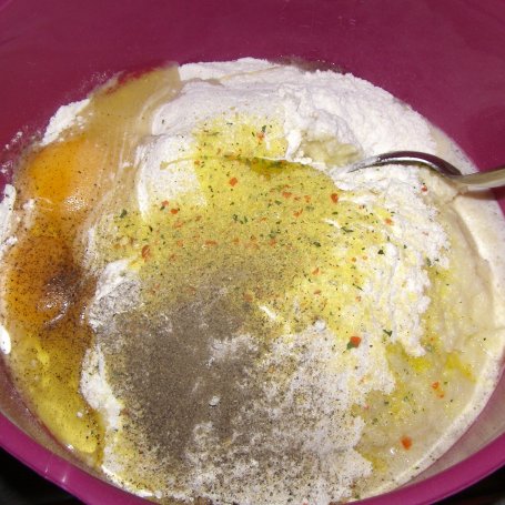 Krok 1 - Chrupiące placki ziemniaczane z sosem gulaszowym... foto