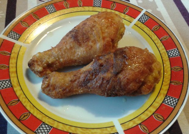 Fotografia przedstawiająca Chrupiące podudzia z kurczaka
