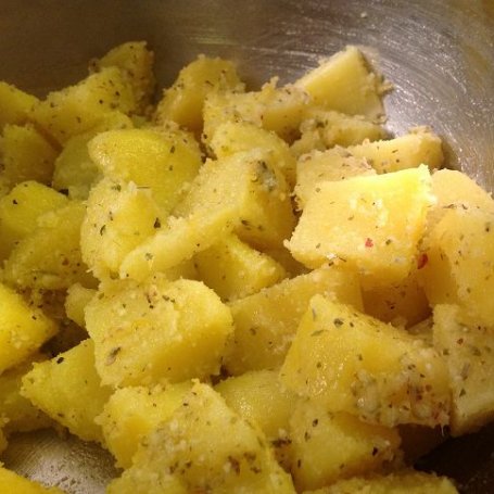 Krok 3 - Chrupiące ziemniaki w serowej pamierce foto