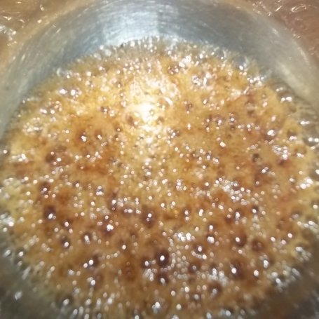 Krok 2 - Chutney śliwkowy z karmelizowaną w miodzie cebulą foto