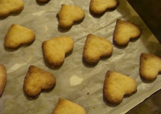 Fotografia przedstawiająca ciasteczka biszkoptowe dla dzieciaków