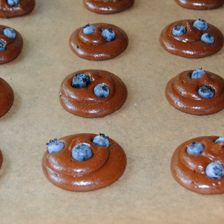 Krok 5 - Ciasteczka brownie z borówkami foto