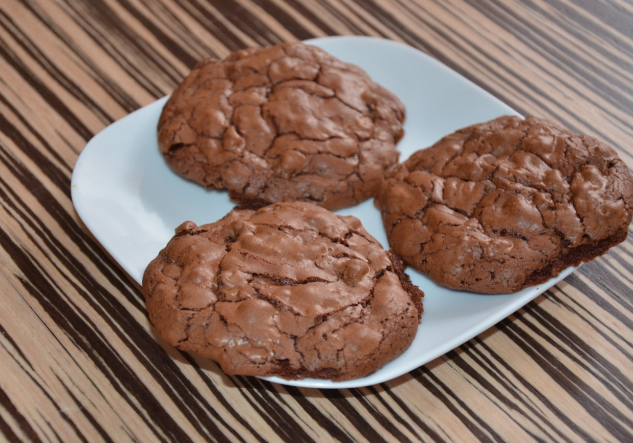 Ciasteczka czekoladowe z bakaliami foto