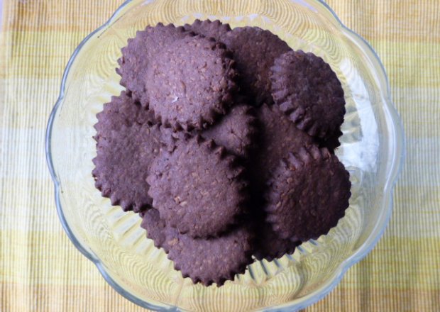 Fotografia przedstawiająca Ciasteczka czekoladowo kokosowe
