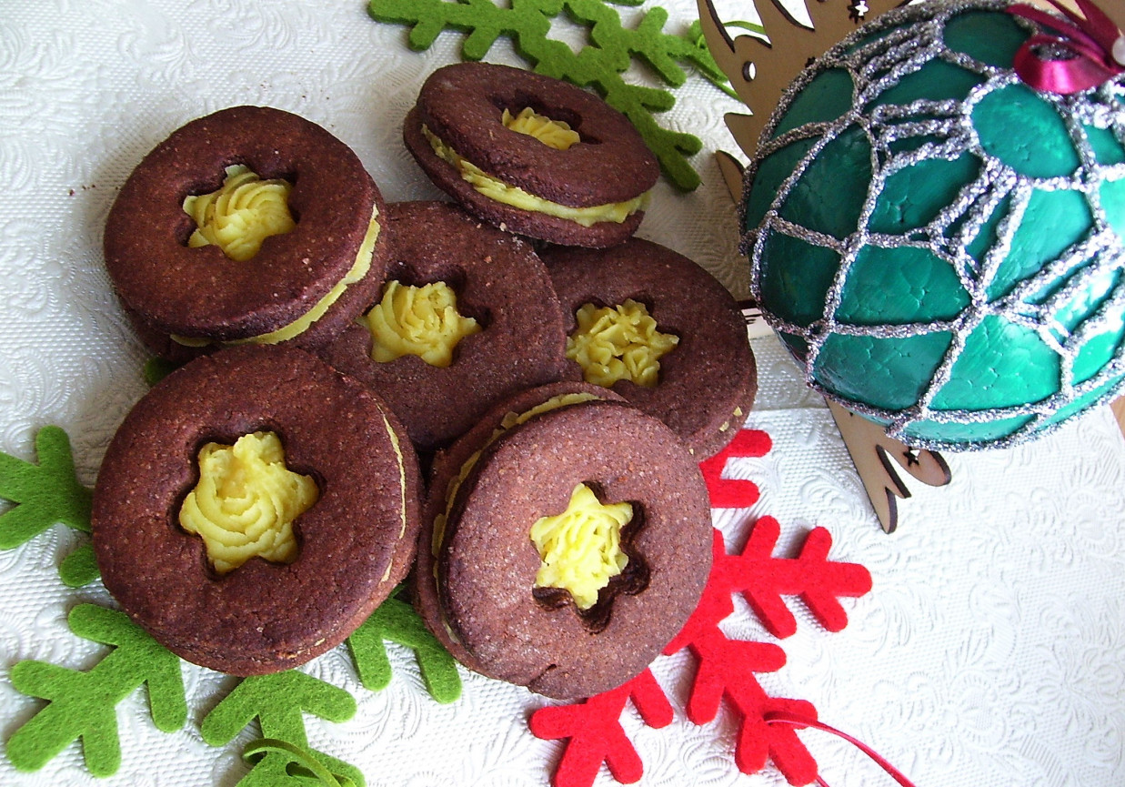 Ciasteczka czekoladowo-piernikowe z orange curd foto