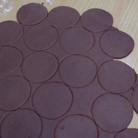 Krok 3 - Ciasteczka czekoladowo-piernikowe z orange curd foto