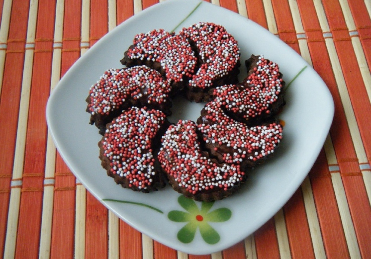 Ciasteczka czekoladowo-piernikowe z różą foto