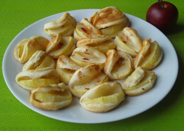 Fotografia przedstawiająca Ciasteczka francuskie z jabłkiem