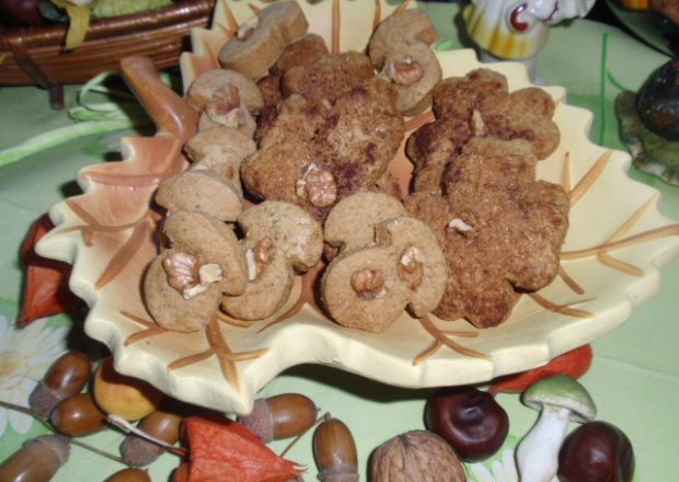 Fotografia przedstawiająca ciasteczka jesienne z cynamonem