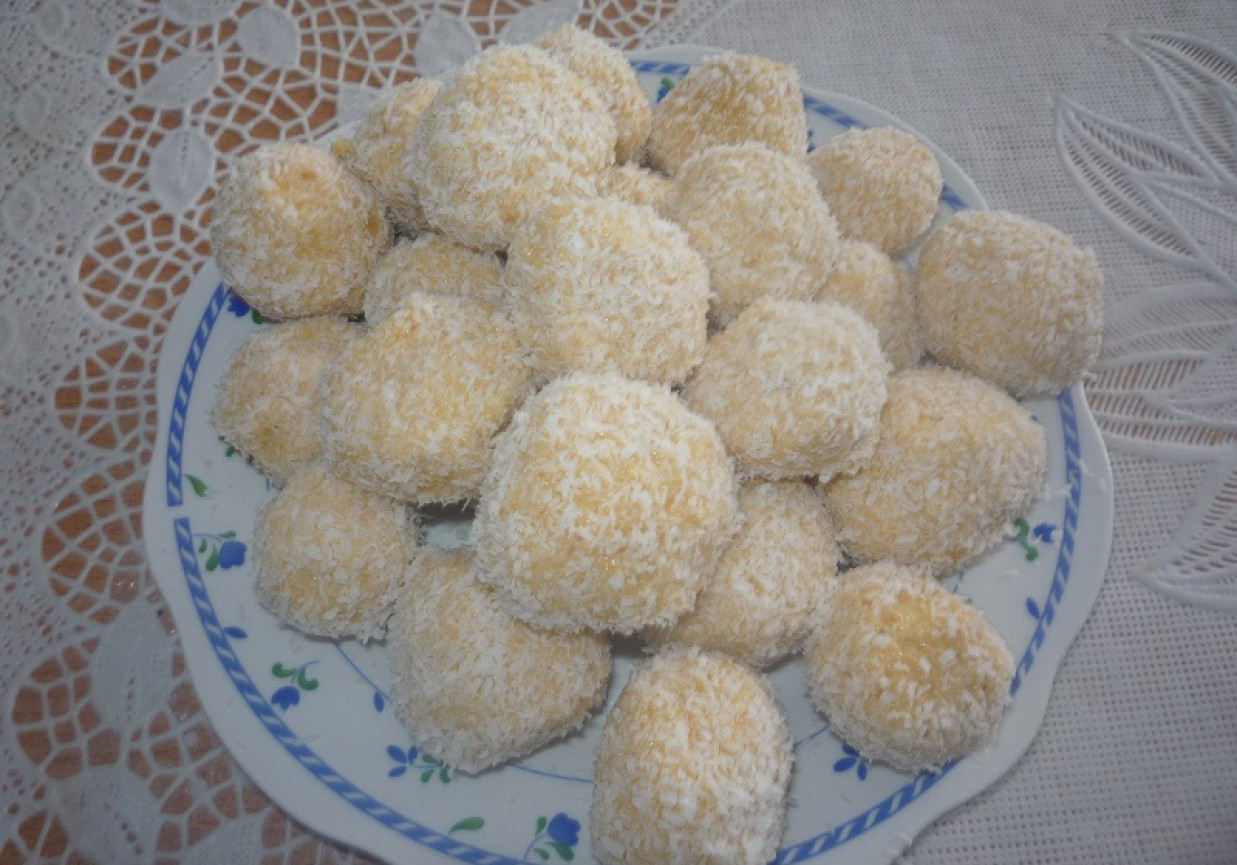 Ciasteczka kuleczki z kokosem foto