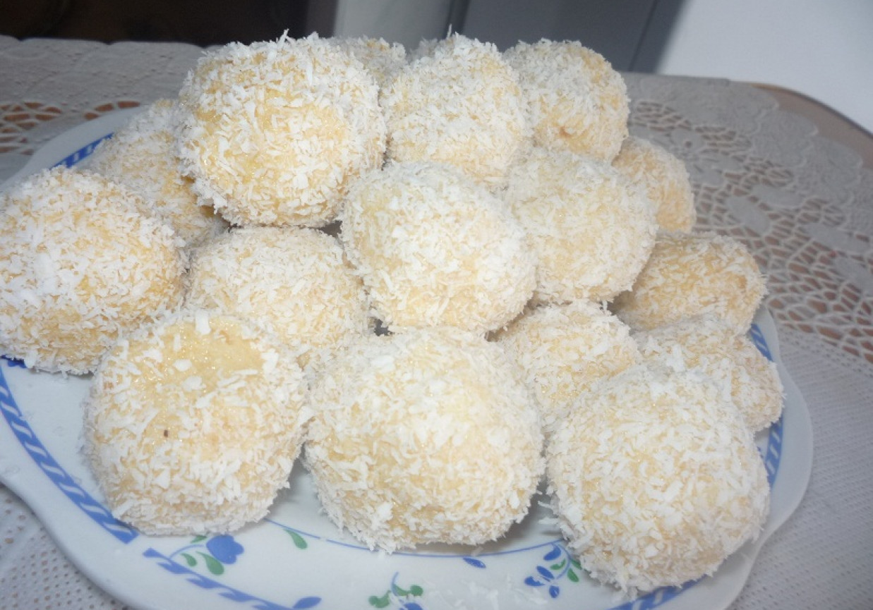 Ciasteczka kuleczki z kokosem foto