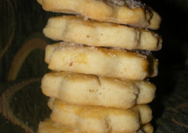 Fotografia przedstawiająca Ciasteczka mocno waniliowe z cukrem