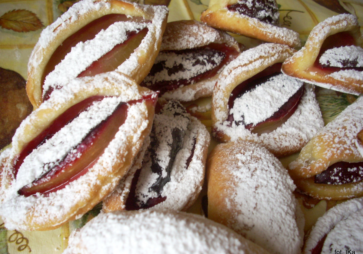 Ciasteczka serowe ze śliwkami foto