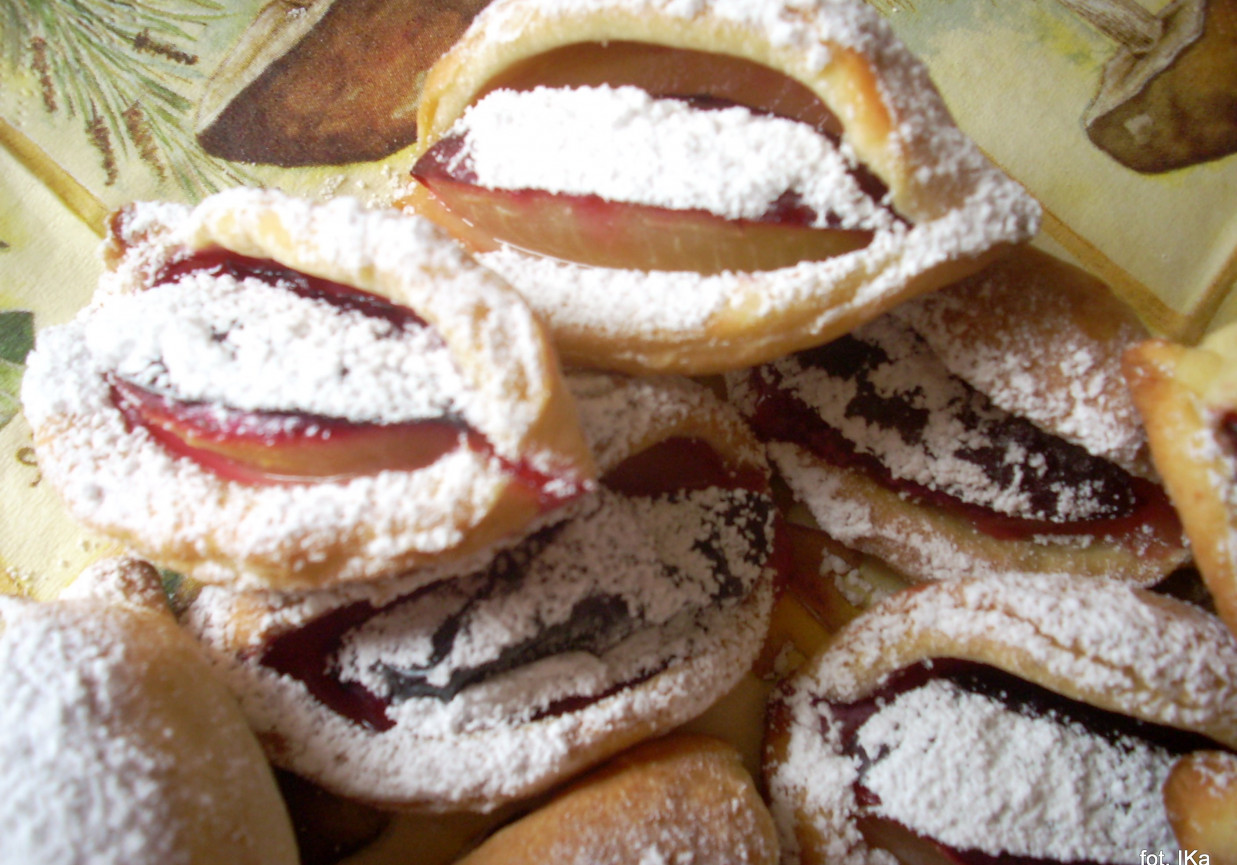 Ciasteczka serowe ze śliwkami foto