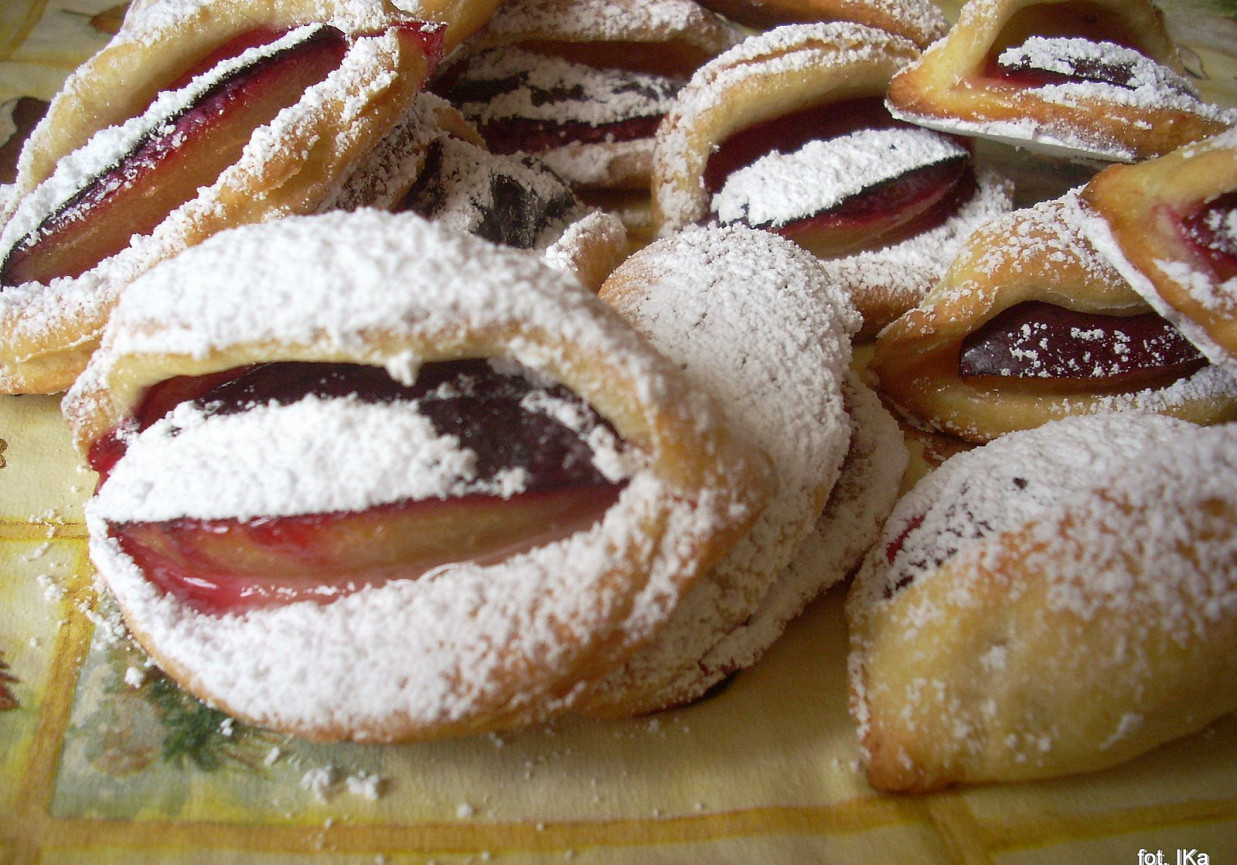 Ciasteczka serowe ze śliwkami foto