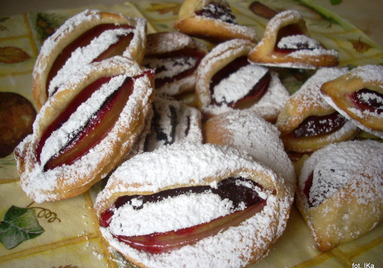 Ciasteczka serowe ze śliwkami foto