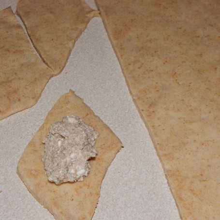 Krok 2 - Ciasteczka twarogowo-orzechowe z serem i cynamonem foto