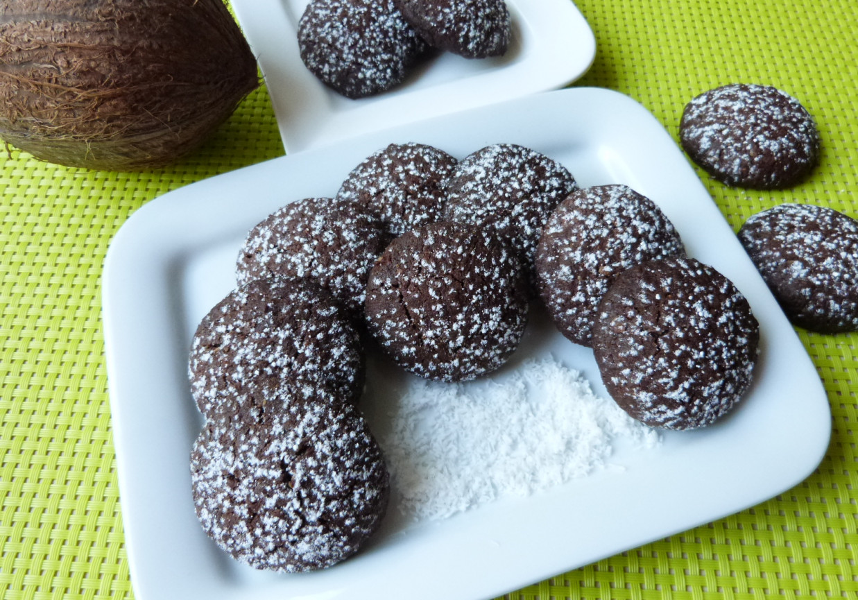 Ciasteczka z czekoladą i wiórkami kokosowymi  foto