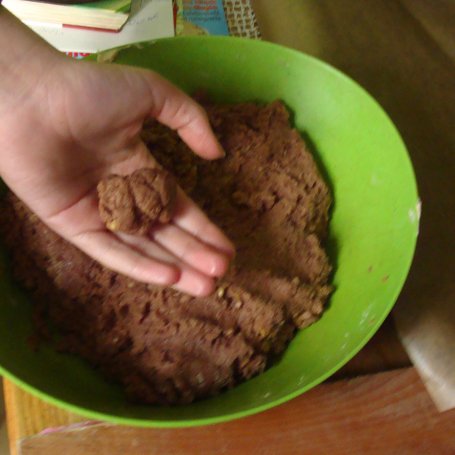 Krok 1 - Ciasteczka z kremem czekoladowo-orzechowym foto