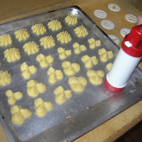 Krok 2 - Ciasteczka z maszynki foto
