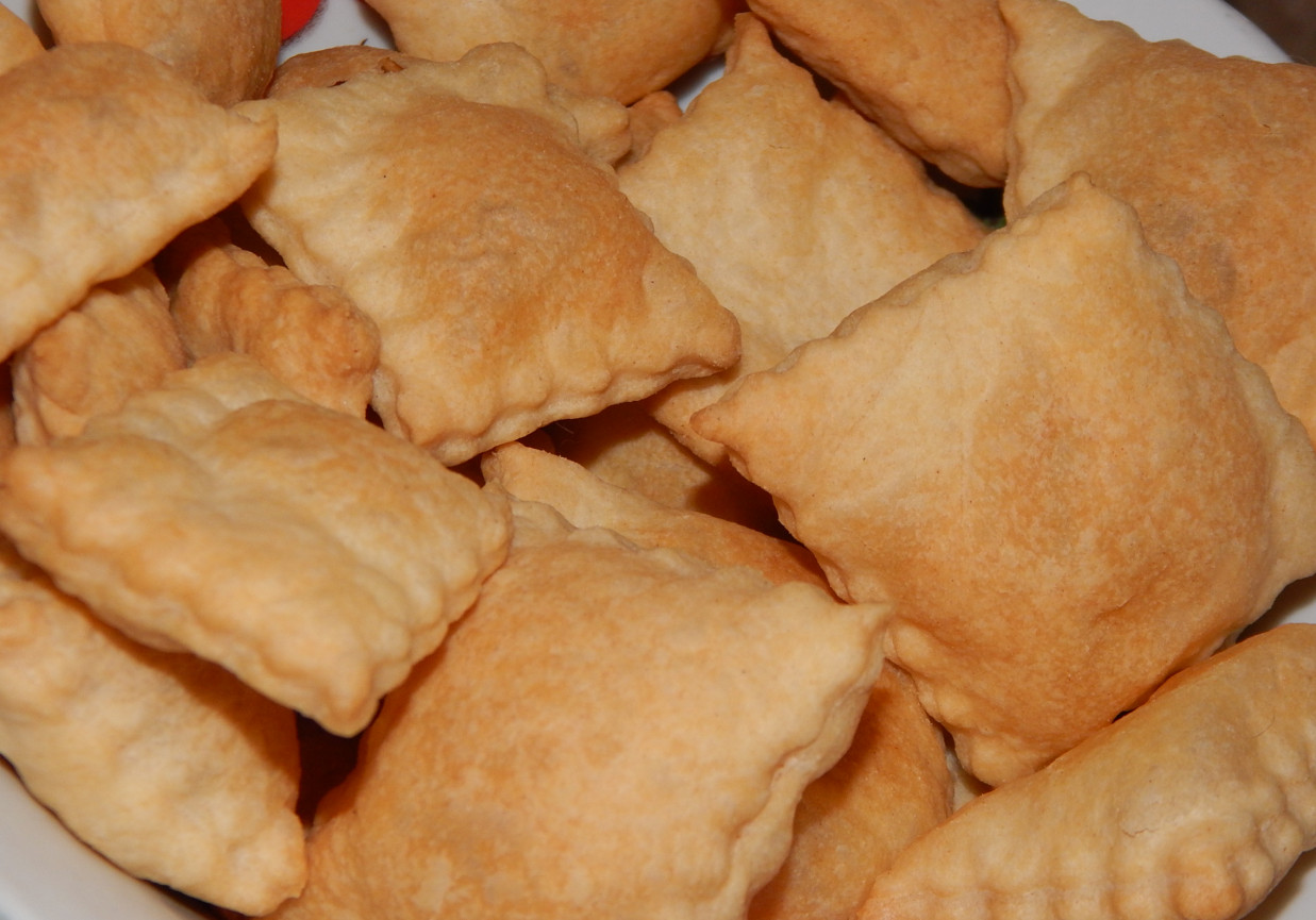 Ciasteczka z topionym serkiem i piwem - na słono foto