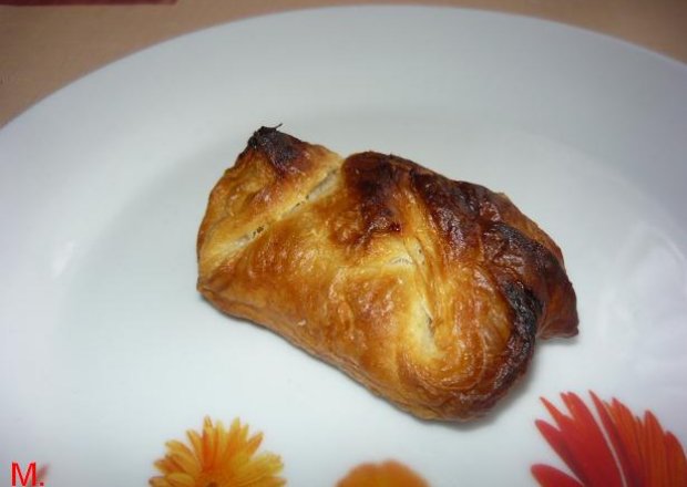 Fotografia przedstawiająca Ciastka francuskie z białą czekoladą.